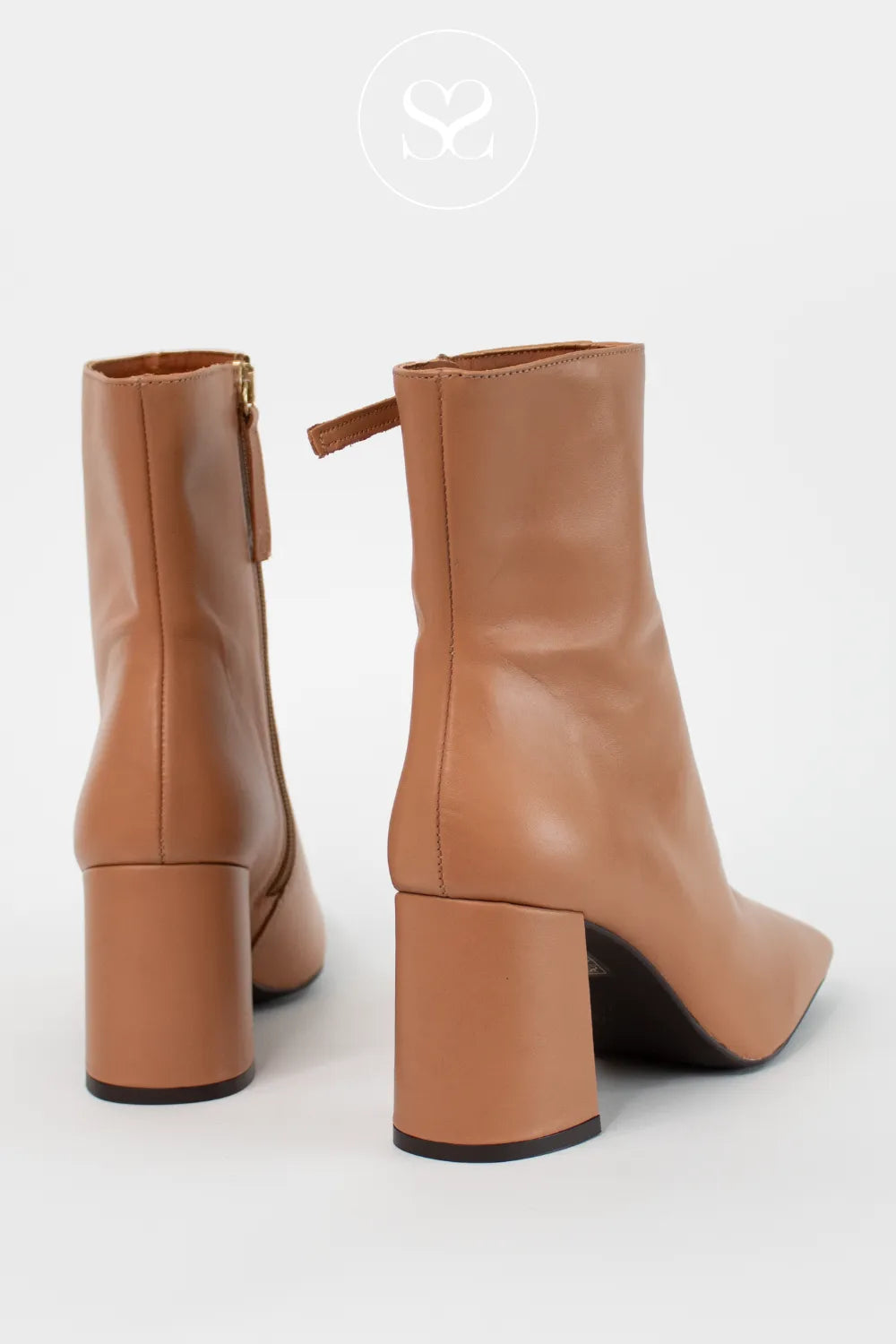 ANGEL ALARCON CAMEL BLOCK HEELED ANKLE BOOTS - DRIMIA