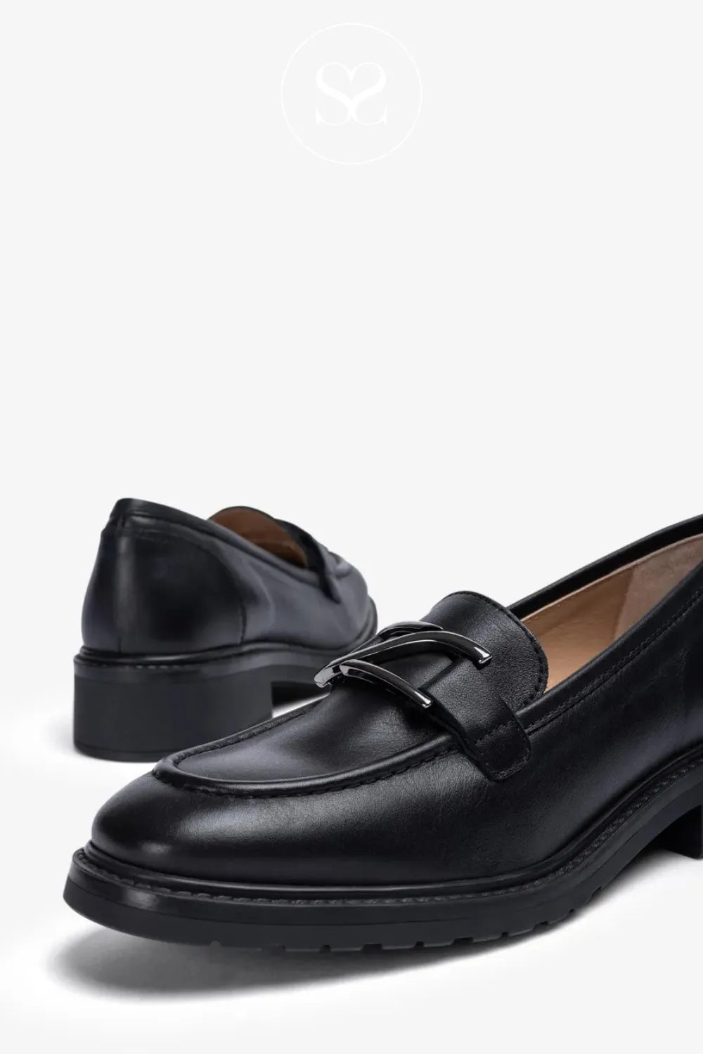 UNISA BLACK CHUNKY LOAFERS ESTIVI FOR WOMEN WITH SOFT SQUARE  TOE DETAIL 