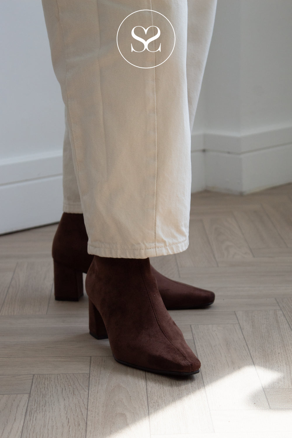 Miss Elastic Brown Suede Pointed Heeled Sock Boots - 75357
