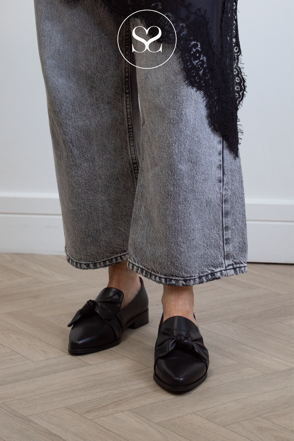 Loretta Vitale Black Leather Loafers W5366