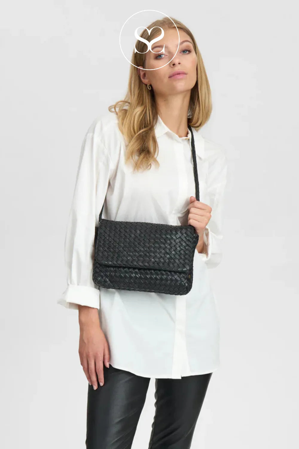 DEPECHE BLACK LEATHER CROSSOVER CLUTCH BAG - 16690