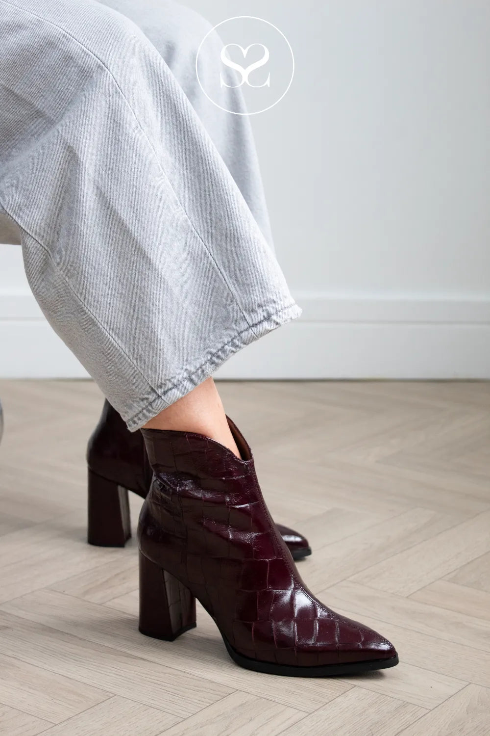 Wonders Burgundy Pointed Heeled Ankle Boots - M-5444