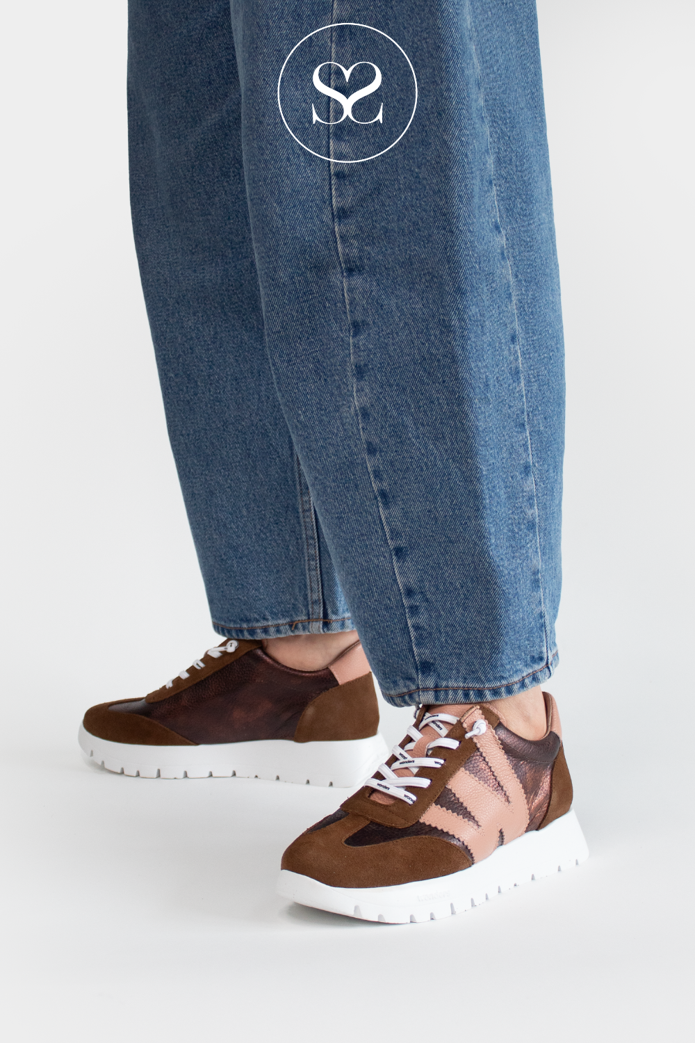 Brown metallic trainers for women with elasticated laces. Wonders wedge trainer style