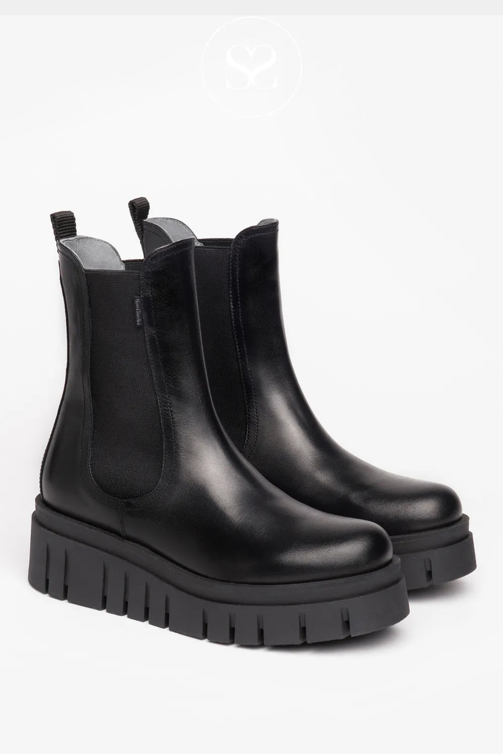 NERO GIARDINI BLACK PULL ON WEDGE CHELSEA BOOTS I309190D FOR WOMEN MADE FROM SOFT LEATHER FOR ALL DAY COMFORT
