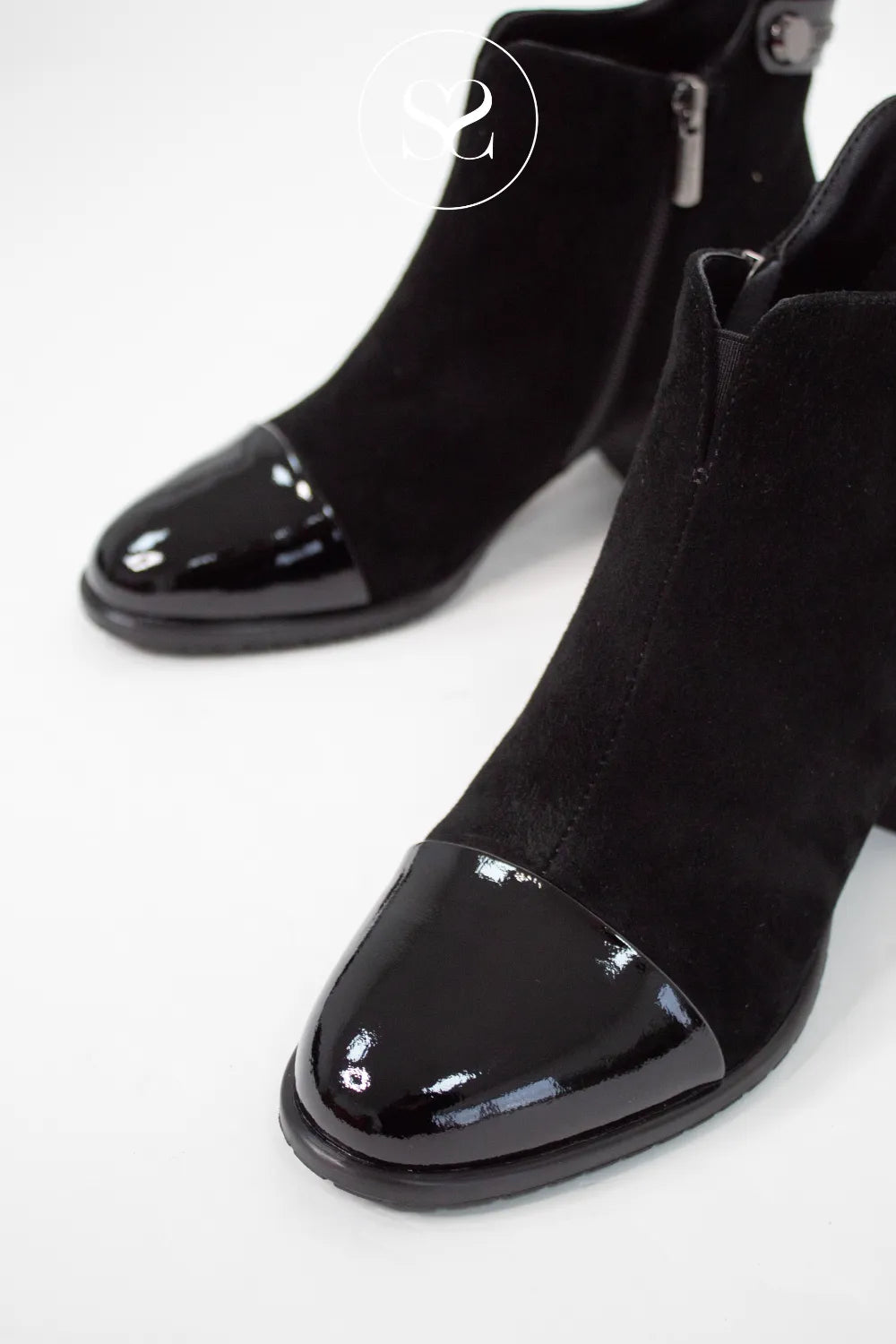 LORETTA VITALE BLACK SUEDE/PATENT BLOCK HEEL ANKLE BOOTS C3865A A subtle embellishment on the heel cap and a buckle detail at the back