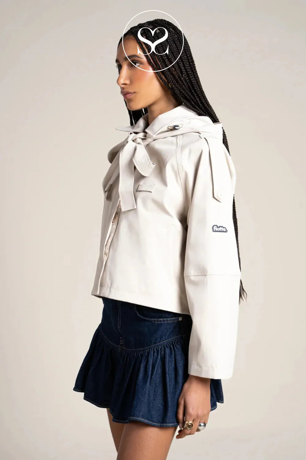 FLOTTE  CREAM STRUCTURED CROPPED RAINCOAT WITH POCKETS