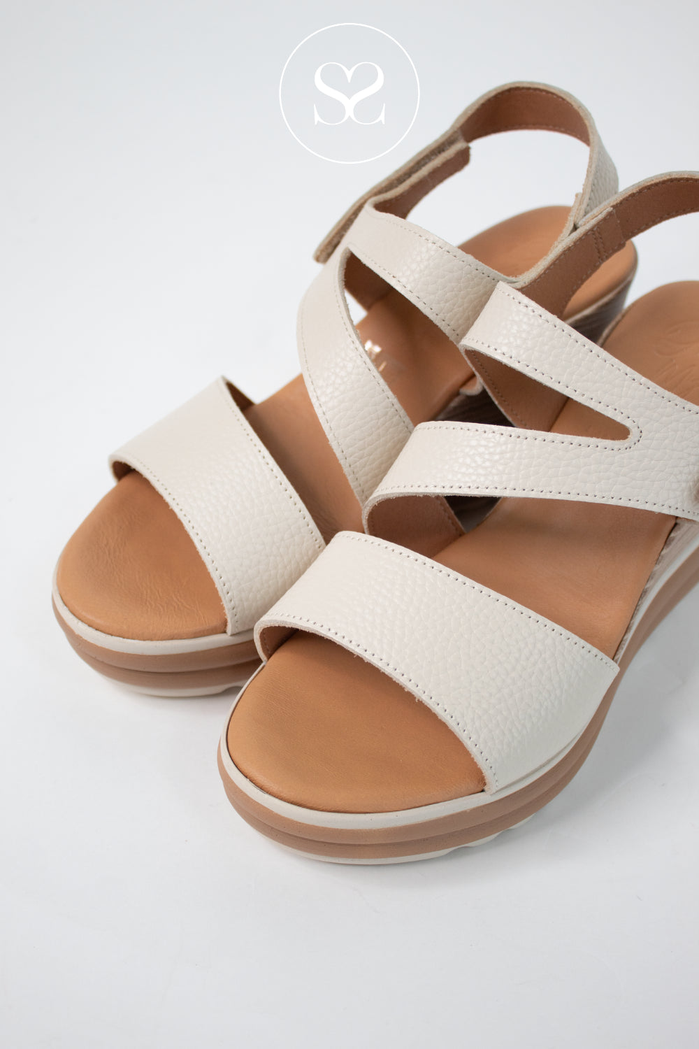 Oh My Sandals Off-White Wedge Sandals 6002