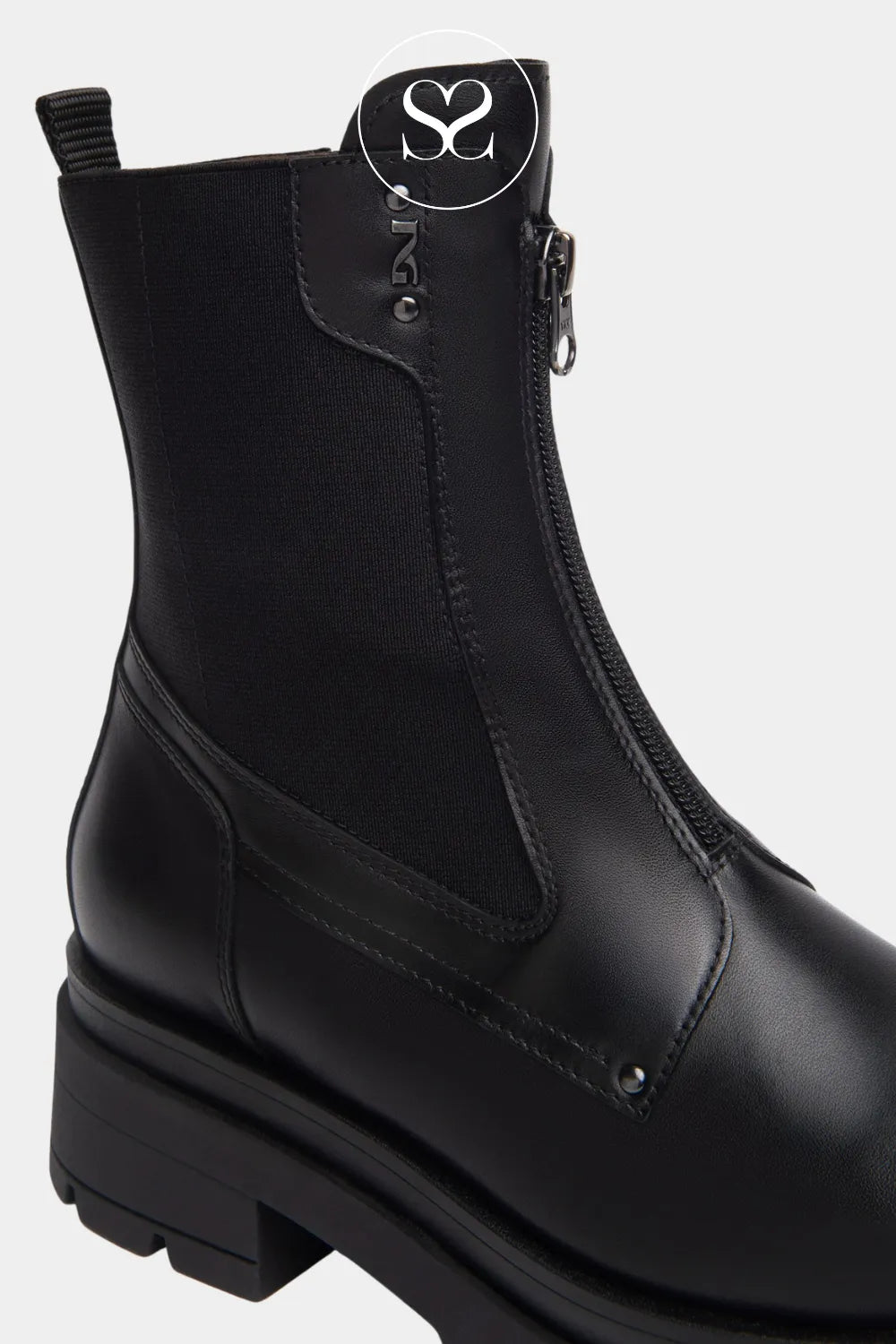 NERO GIARDINI BLACK CHUNKY ANKLE BOOTS I514780D FOR WOMEN WITH SUBTLE 'NG' METAL LOGO DETAIL