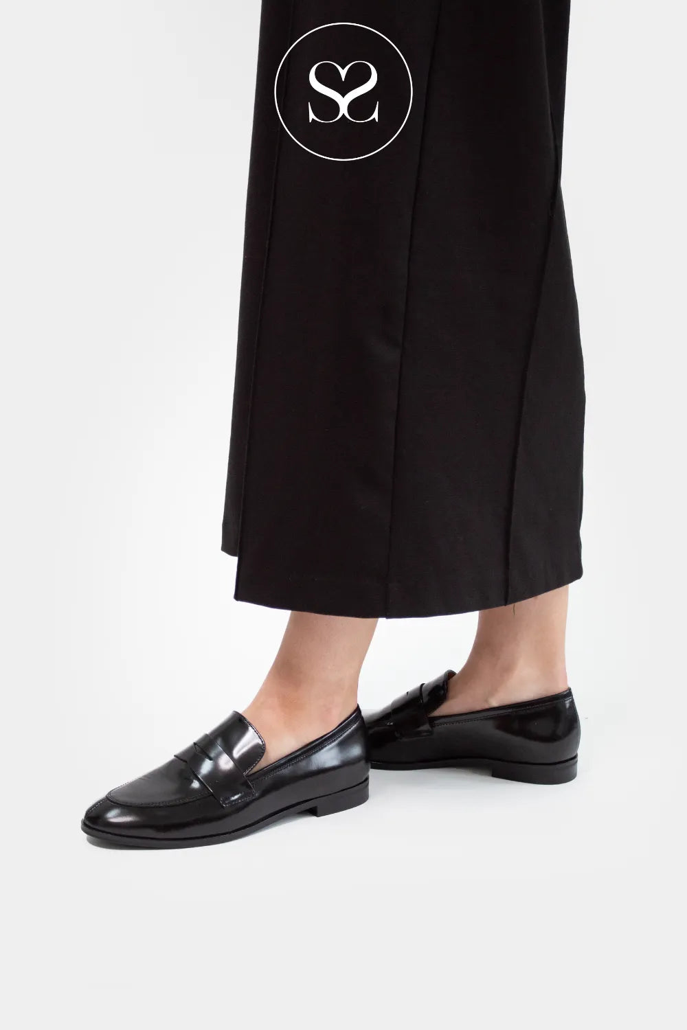 
ANGEL ALARCON BLACK LEATHER FLAT LOAFERS - ZAMA
