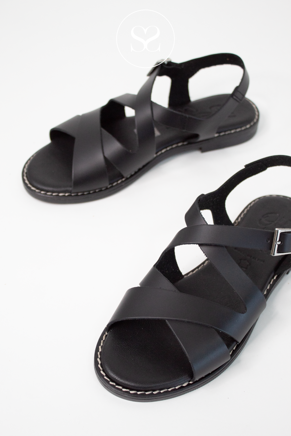 comfortable black flat sandals for everyday