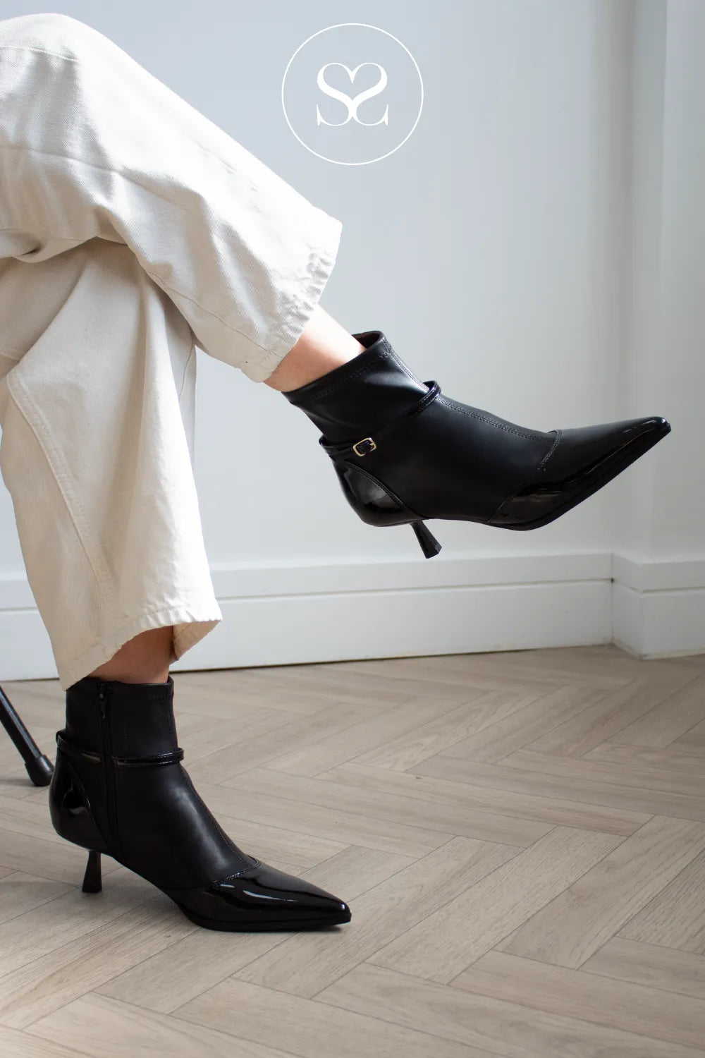 Gioseppo Black Pointed Toe Dress Boots — 76135