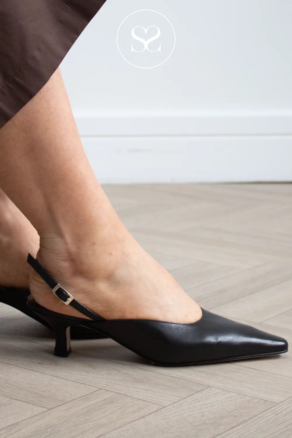 Angel Alarcon Black Sling-back Kitten heels Carla