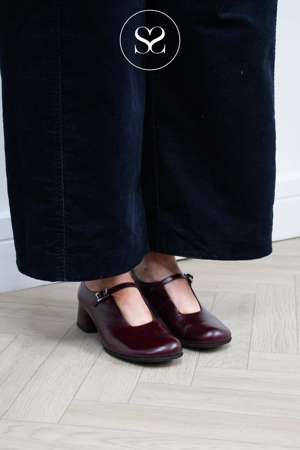Wonders Burgundy Block Heel Mary-Jane Shoes D-2412