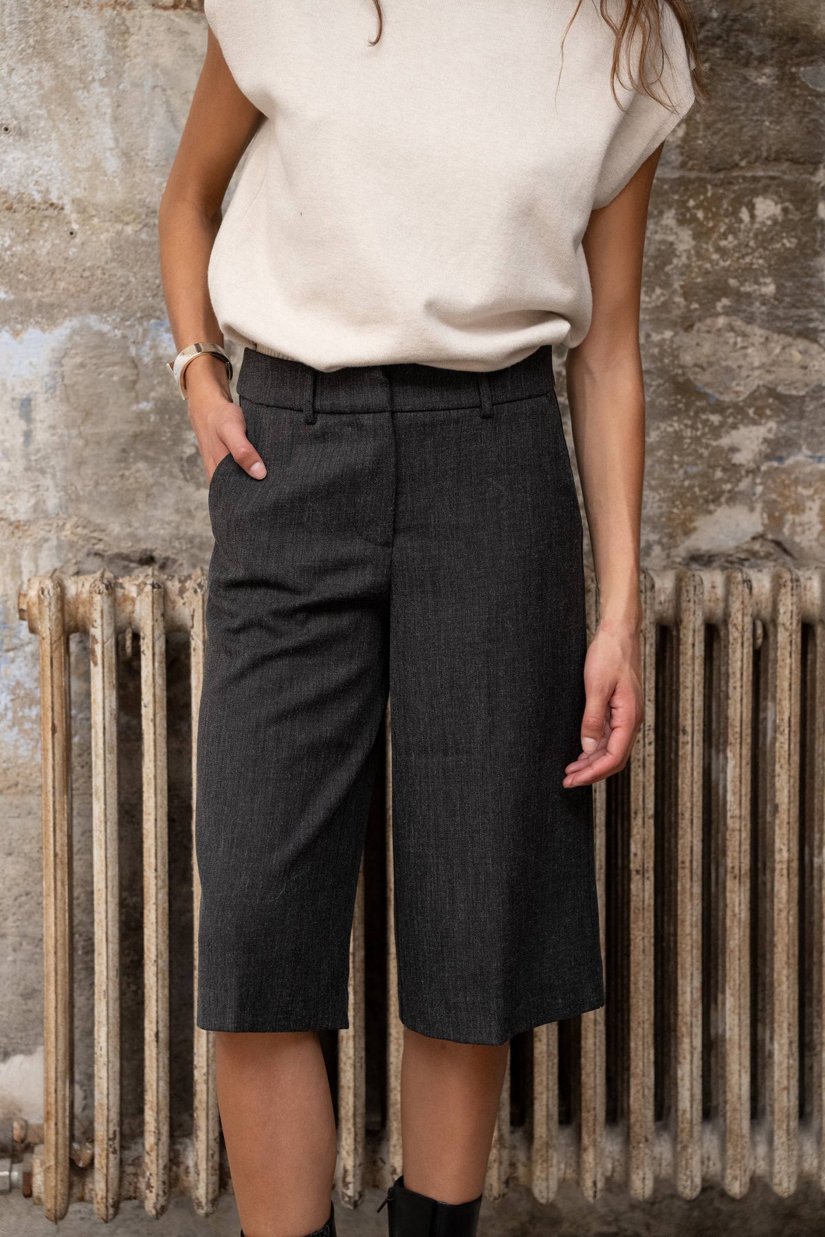 Grey Tweed Straight Bermuda Shorts — PC134
