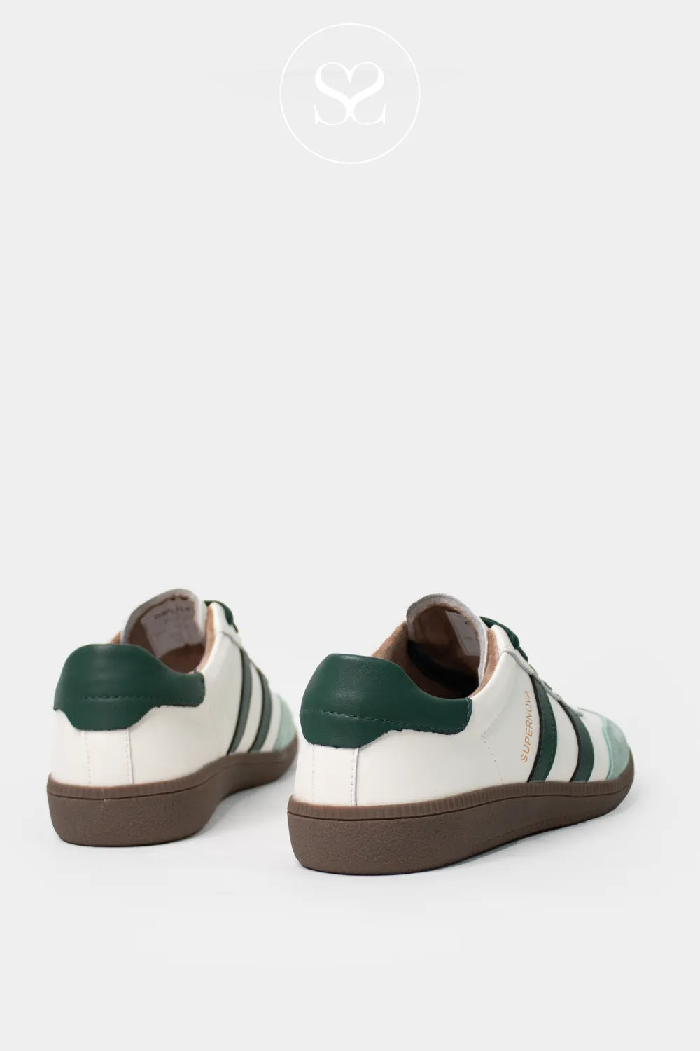 Drilleys White And Green Trainers - Sixty Four Lace-up style with green toe cap and double side stripe detailing for a distinctive edge.