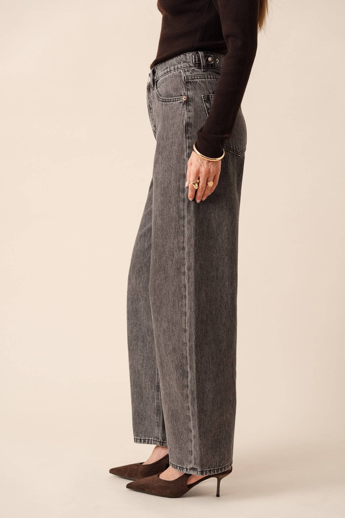 Grey Wash Denim Barrel Jeans — Brune