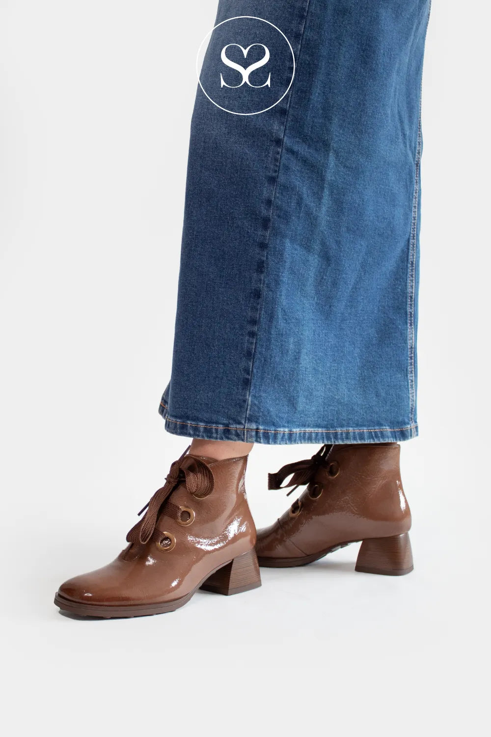 HISPANITAS BROWN PATENT LACE UP BLOCK HEEL ANKLE BOOTS - HI254326
