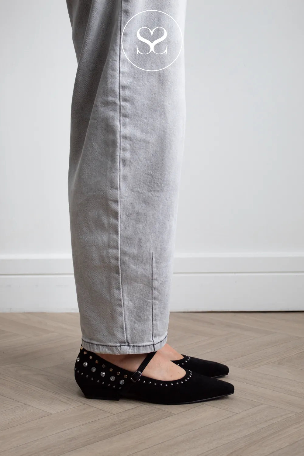 Lodi Black Suede studded Pumps- Niza