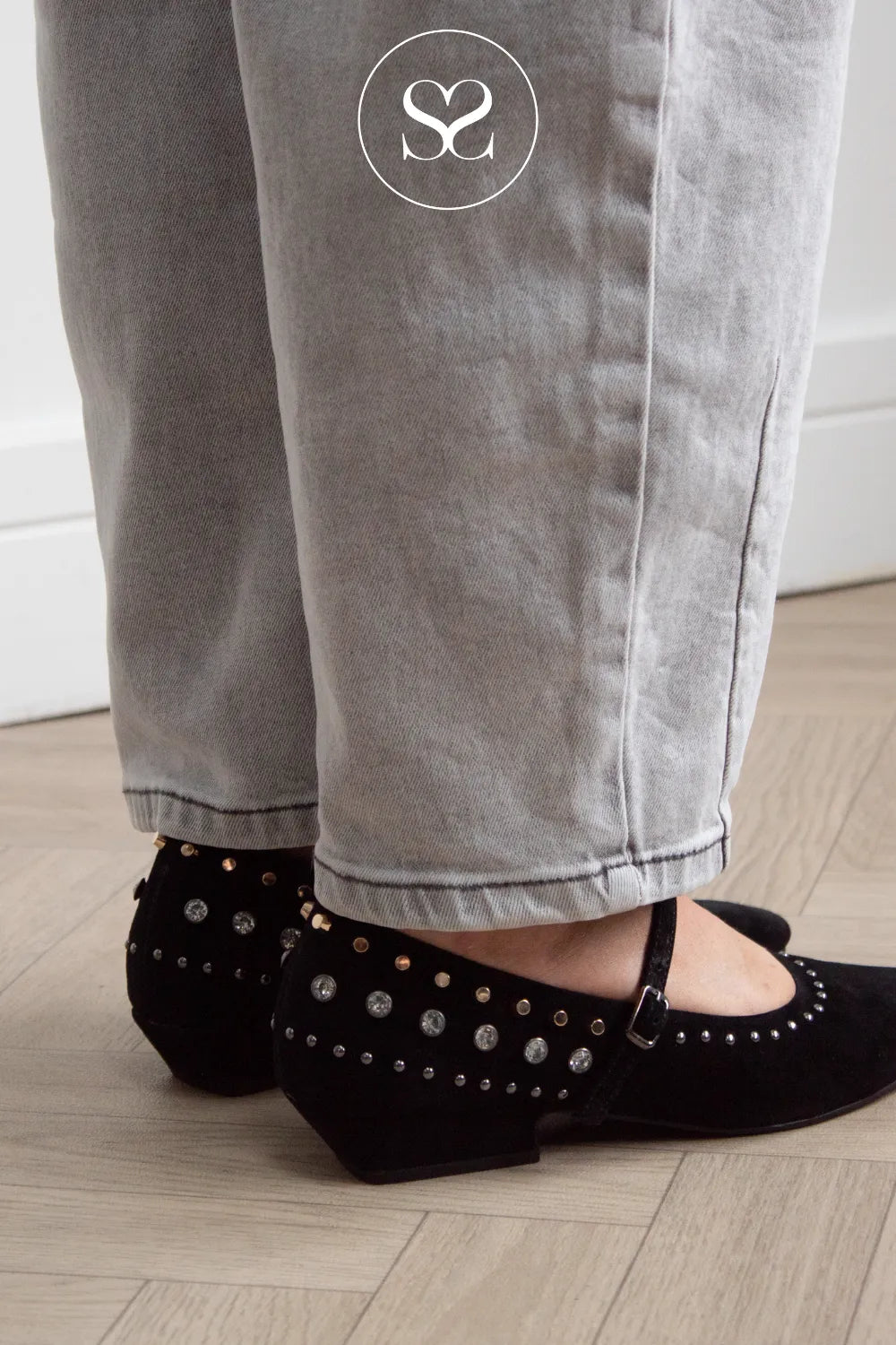 Lodi Black Suede studded Pumps- Niza