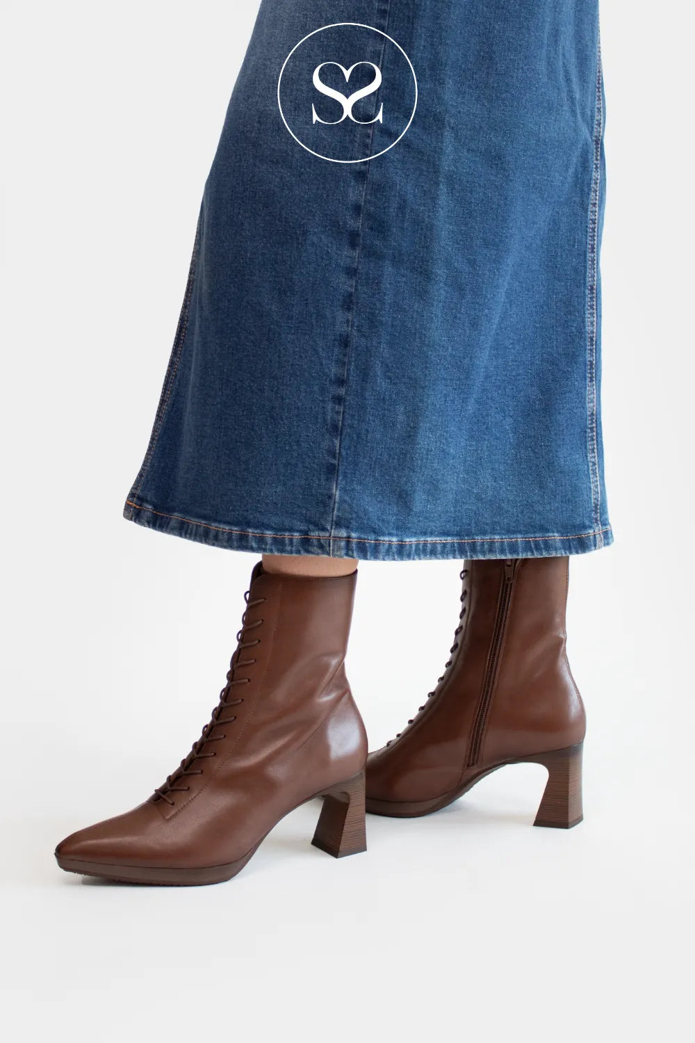 HISPANITAS BROWN POINTED TOE LACE UP BLOCK HEEL BOOTS HI254379