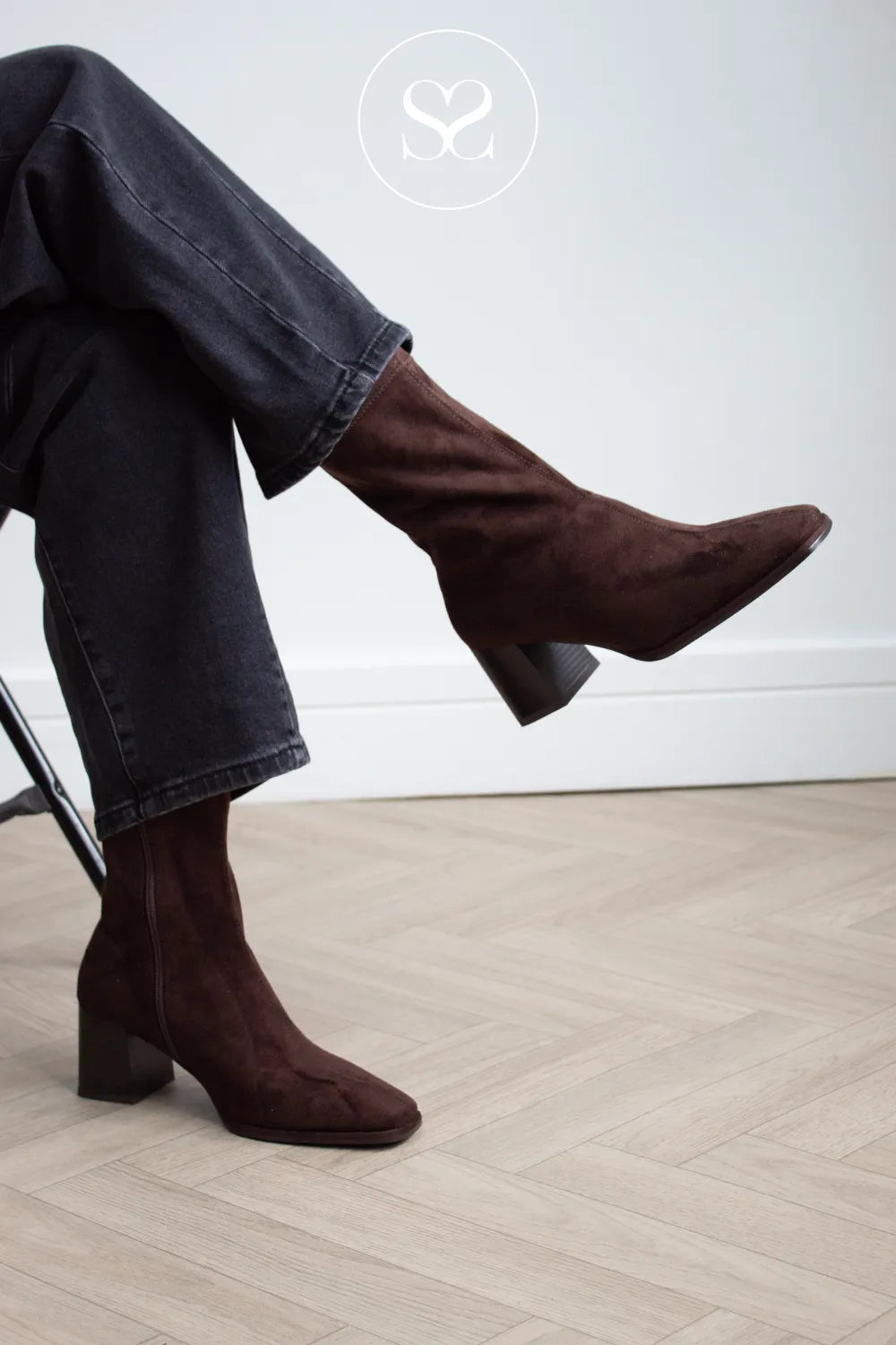 Lodi Brown suede block heel ankle boots - Heka