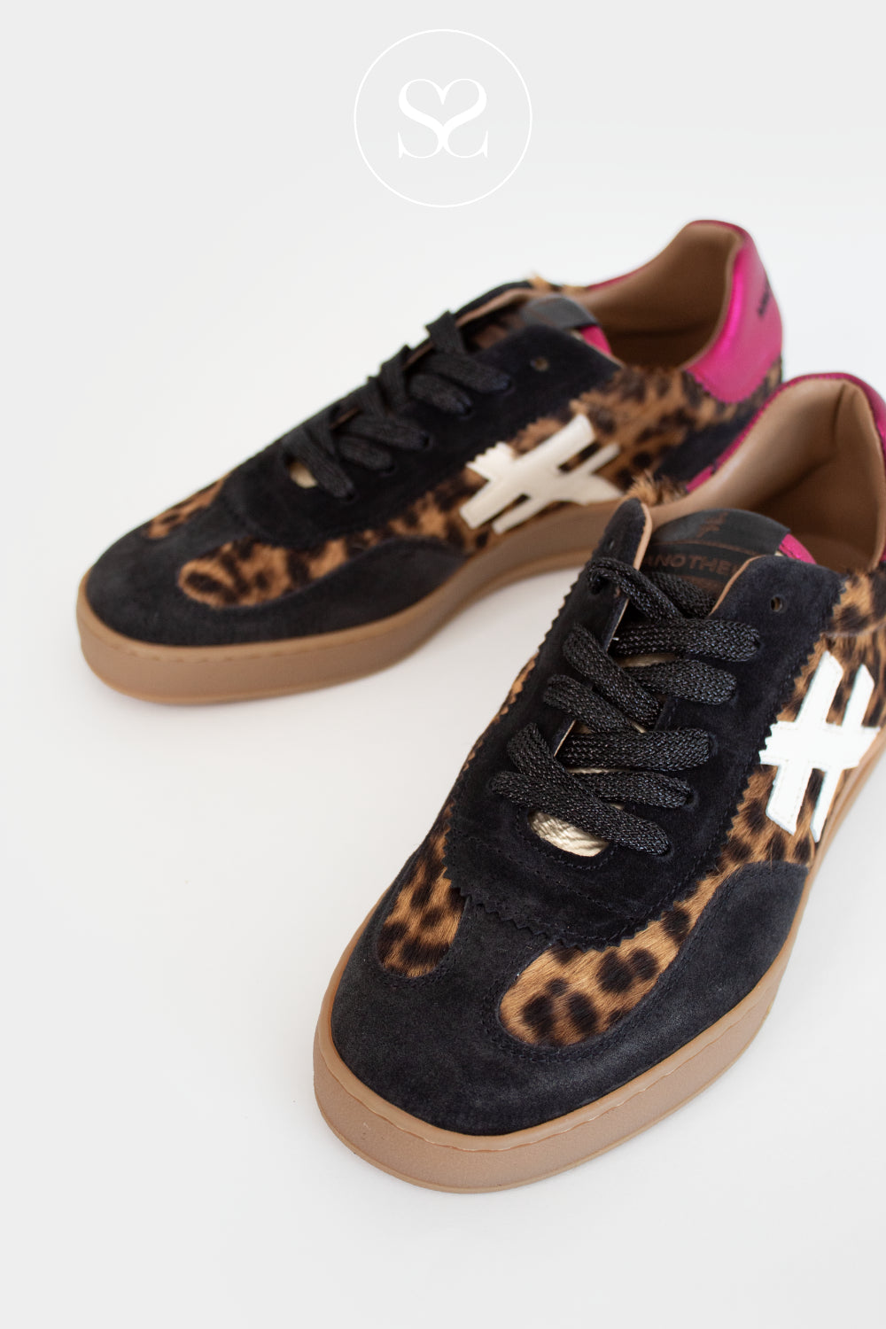 Leopard print sneakers for women with black laces, gum sole and removable insole