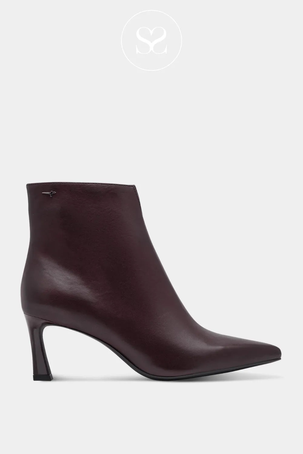 TAMARIS 1-25320-47 BURGUNDY pointed toe dress boots. Mid-heel dressy boots in wine.