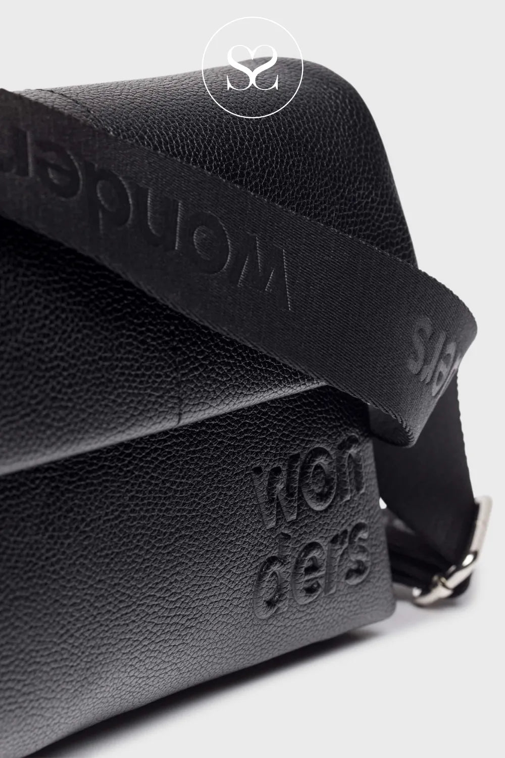 WONDERS WB-54020 black crossbody bag with two separate compartments, a central zip pocket, and an inner zip compartment