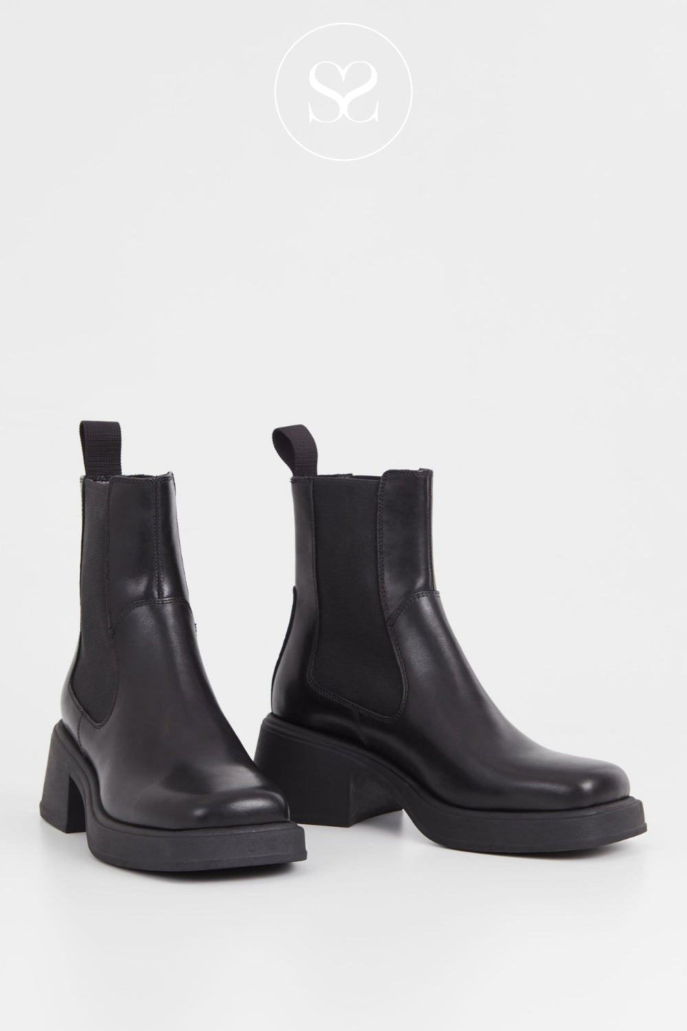 Vagabond Dorah black leather ankle boots for everyday - Ireland