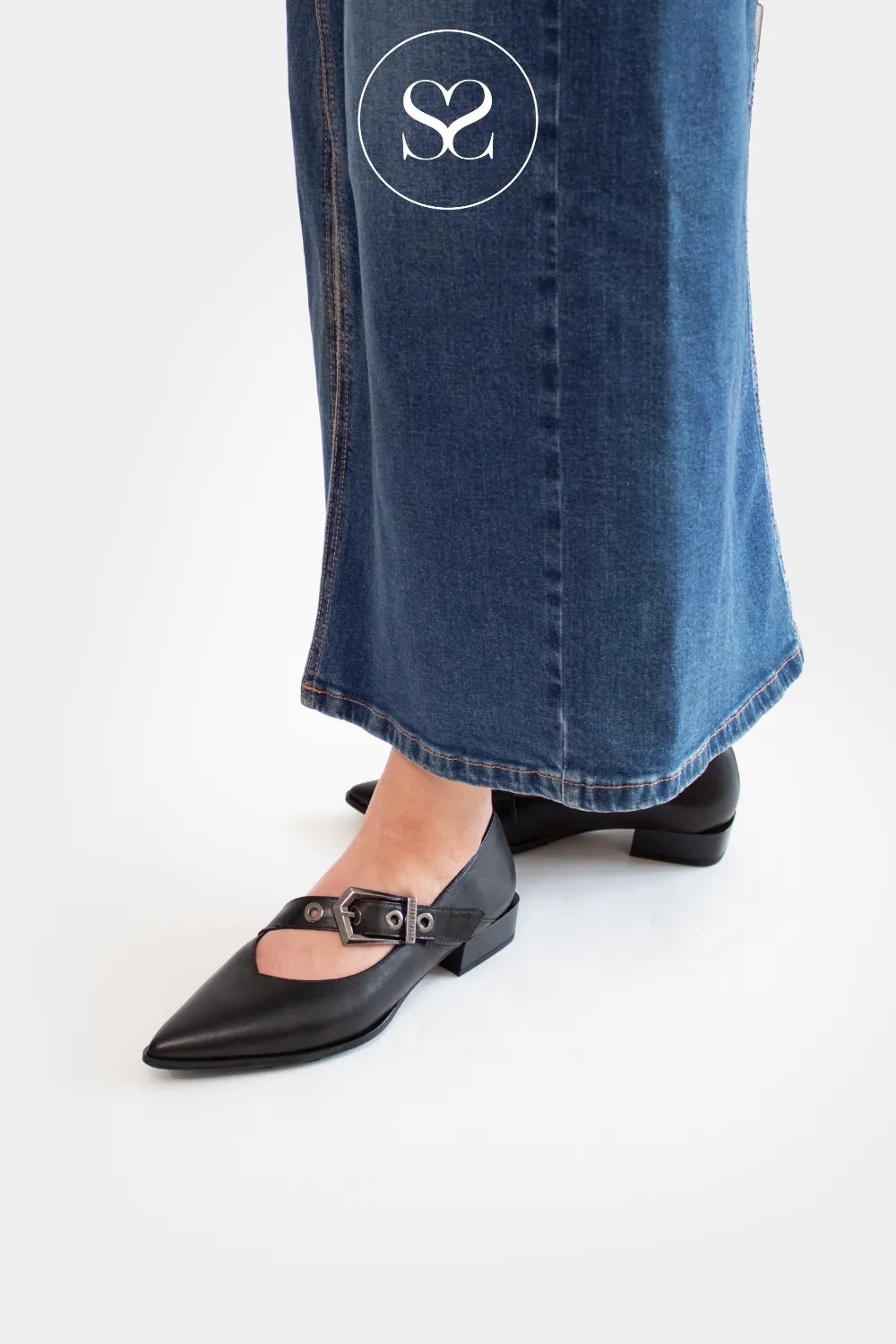 HISPANITAS BLACK POINTED TOE LOW BLOCK HEEL PUMPS HI254196
