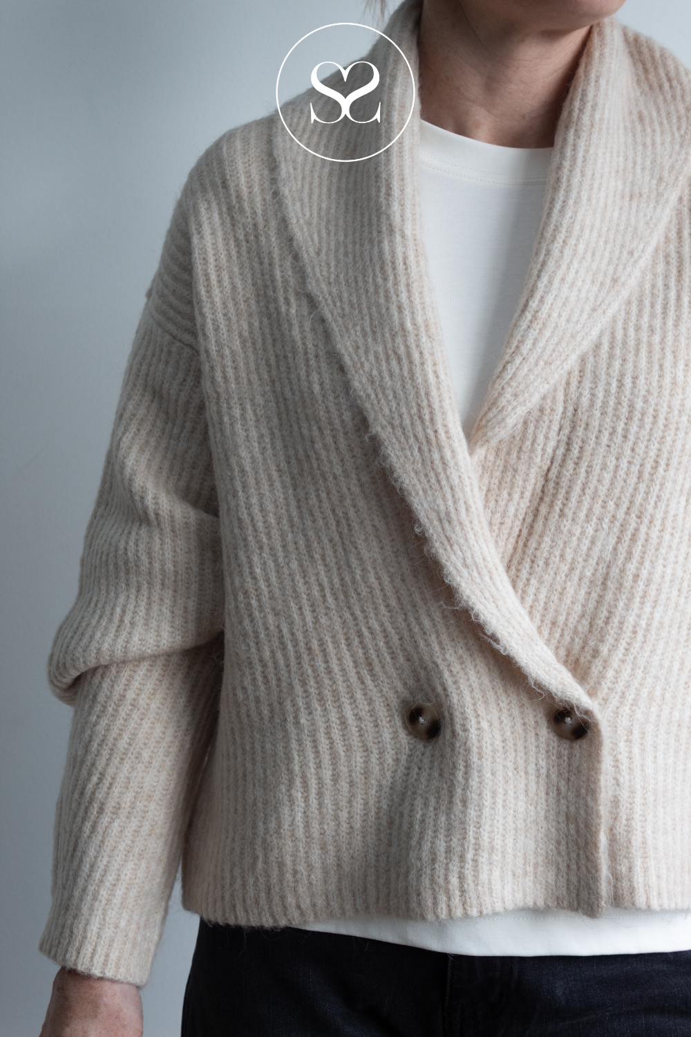 Oatmeal cropped Lapel neck cardigan - Viannie