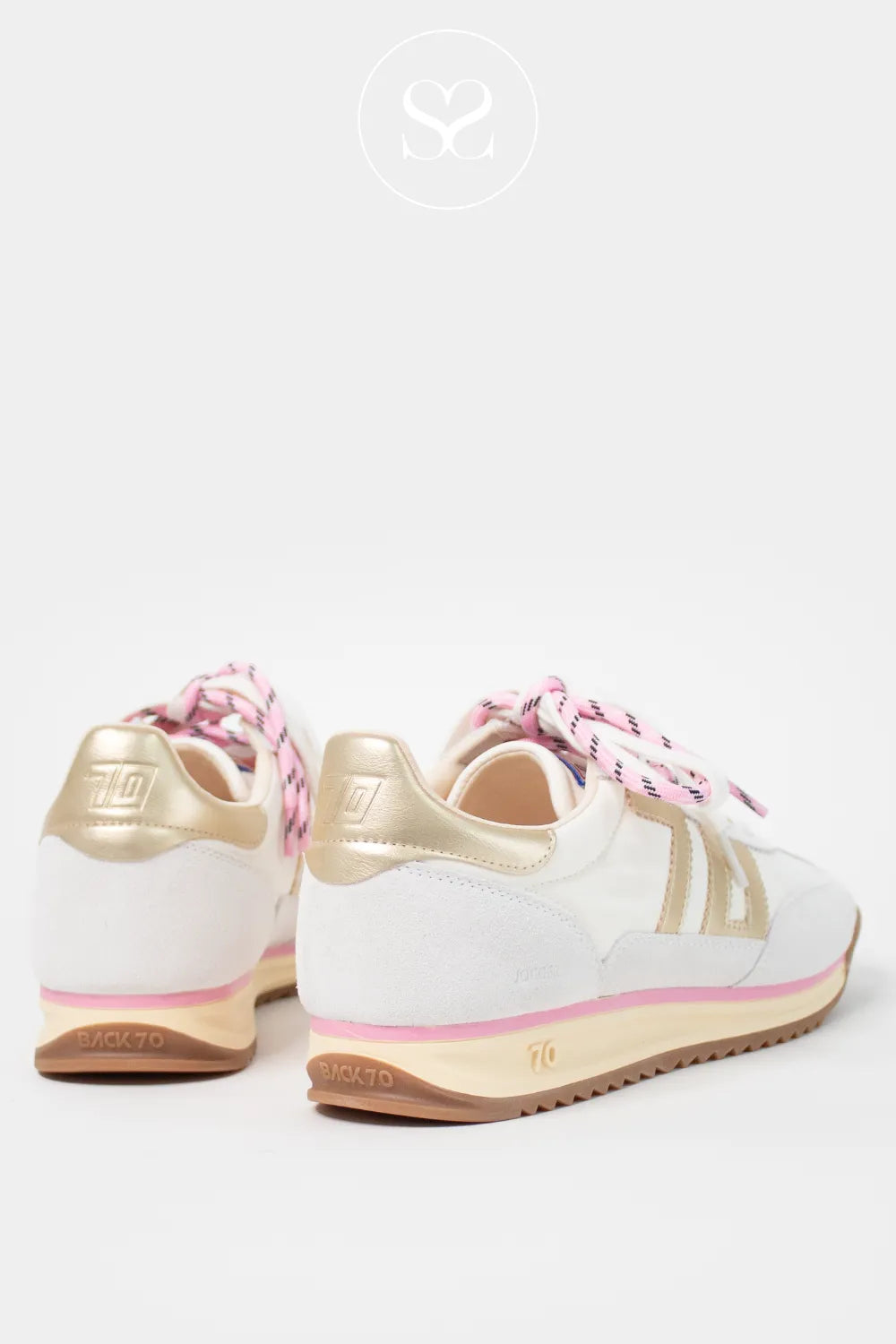 Back70 white leather retro trainers with pink ascents and gold '70' logo on the side. Double laced trainers, round toe and slightly elevated sole.