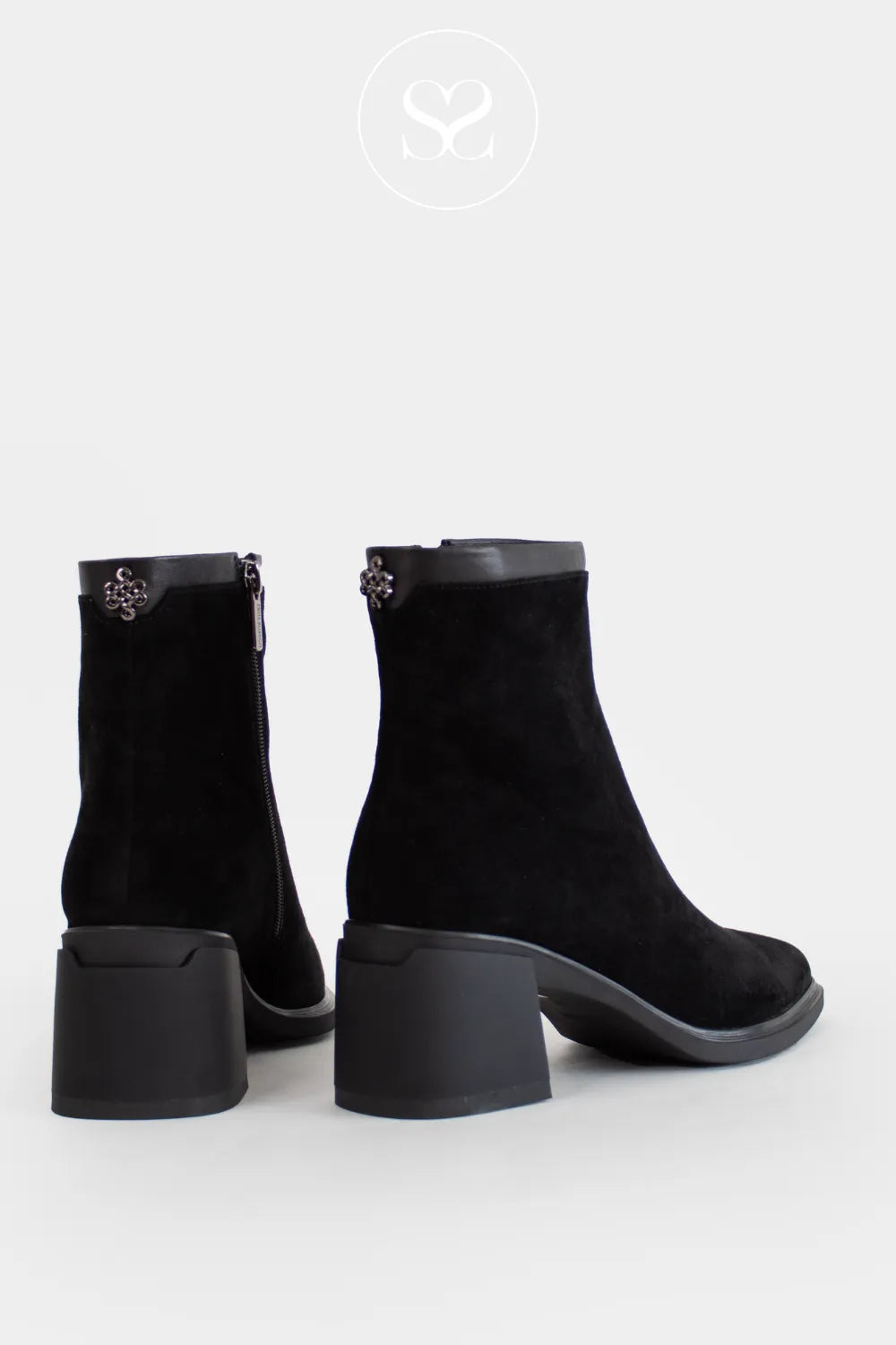 LORETTA VITALE BLACK SUEDE WESTERN STYLE ANKLE BOOTS C1508 FOR WOMEN WITH TRENDY METAL DETAIL AND INSIDE ZIP FASTENING