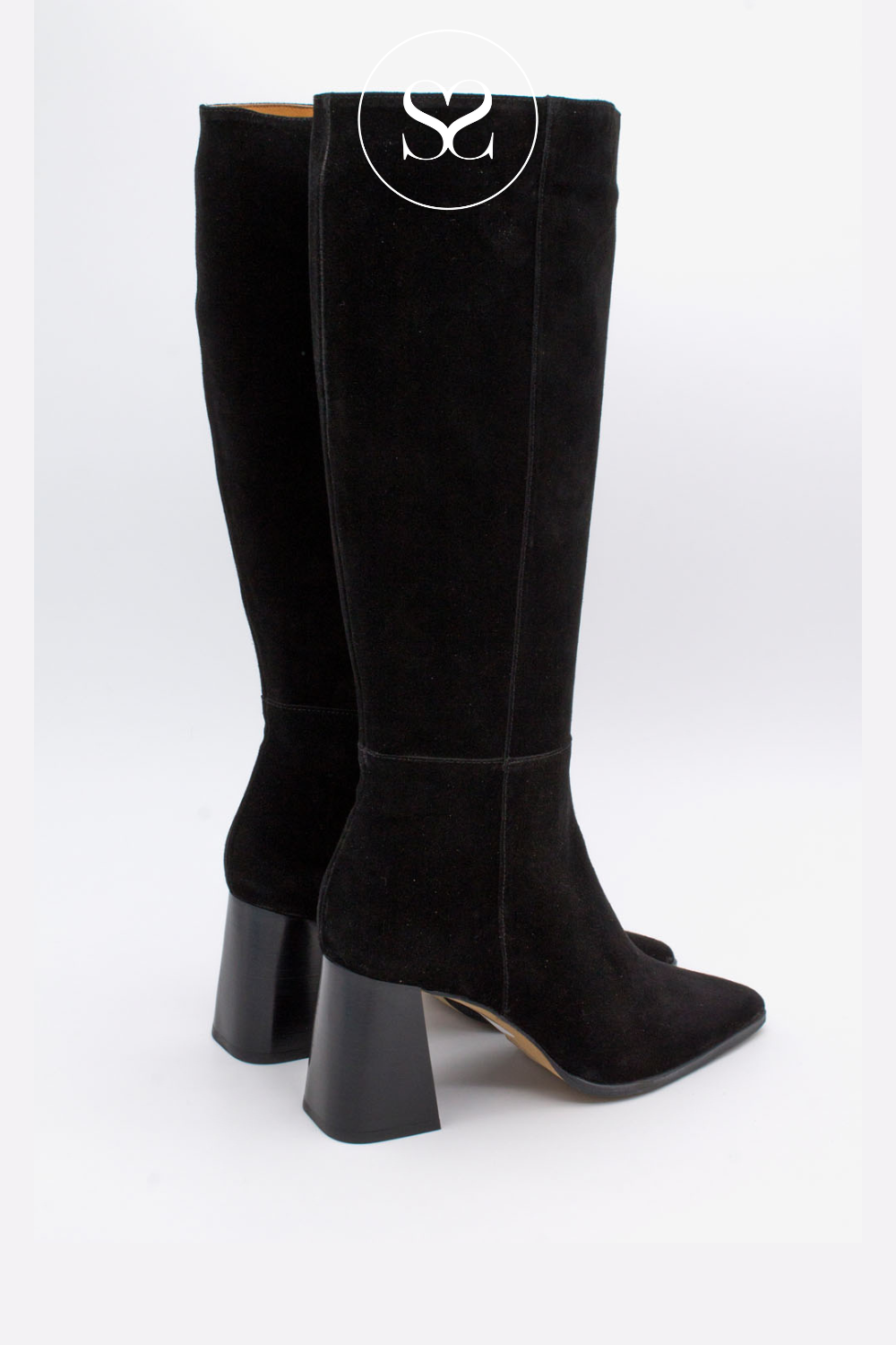 COMFORTABLE BLACK SUEDE KNEE HIGH BOOTS WITH BLOCK HEEL FROM ANGEL ALARCON