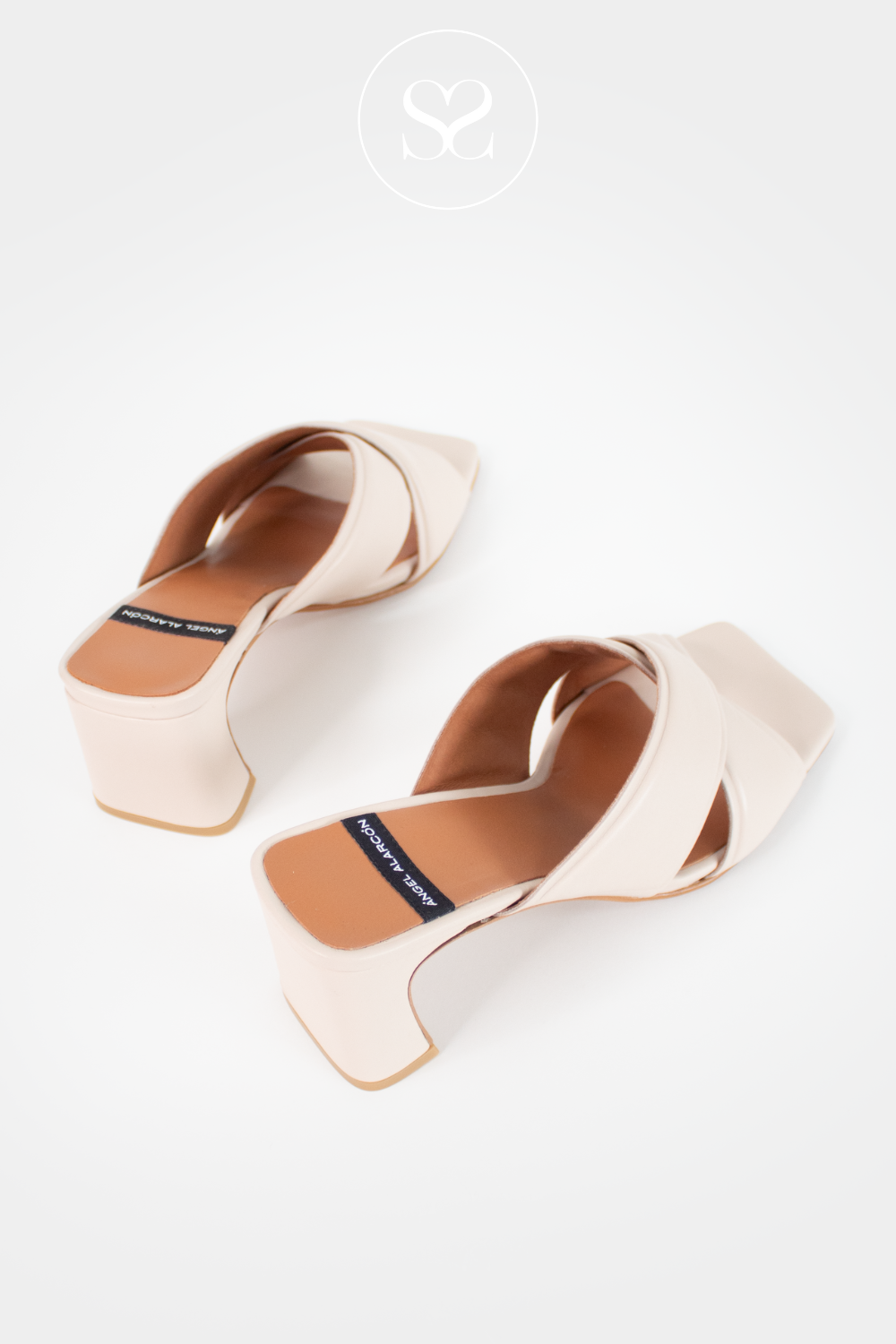 ANGEL ALARCON WANDA 25090 IVORY LEATHER BLOCK HEEL SLIP ON SANDALS