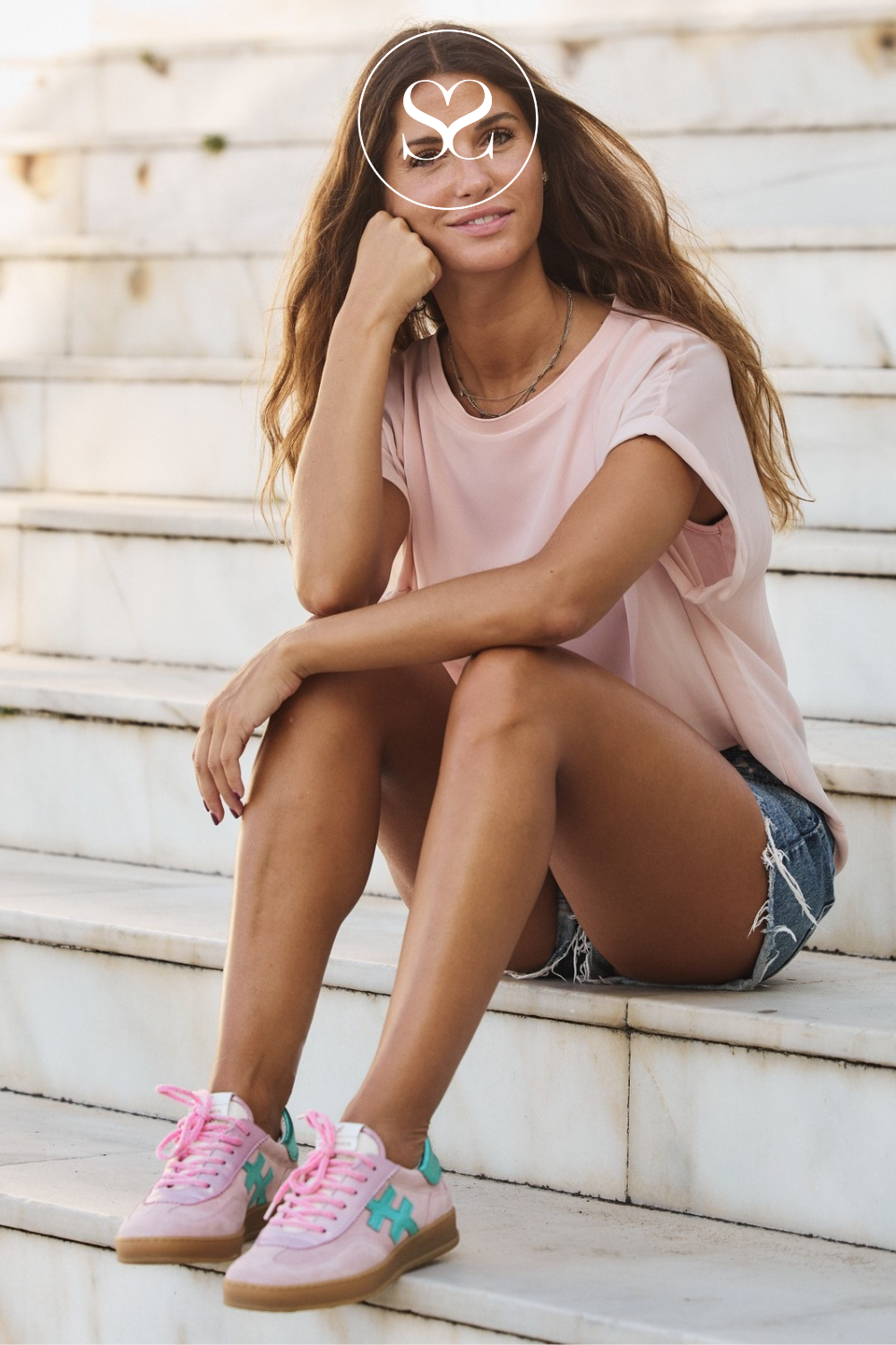 photo: woman wearing Another trend trainers in Pink & turquoise