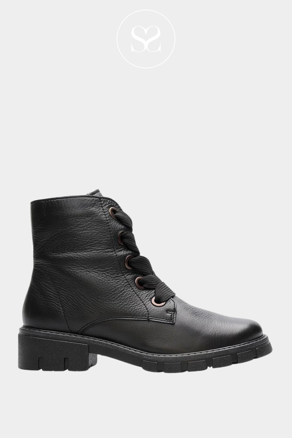 Comfortable black leather boots for everyday from Ara