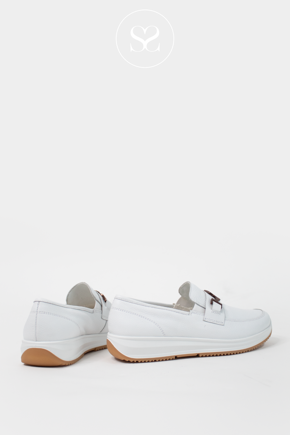 ARA 12-25528 WHITE LEATHER SLIP ON TRAINER WITH BUCKLE DETAIL AND REMOVABLE CUSHIONED INSOLE
