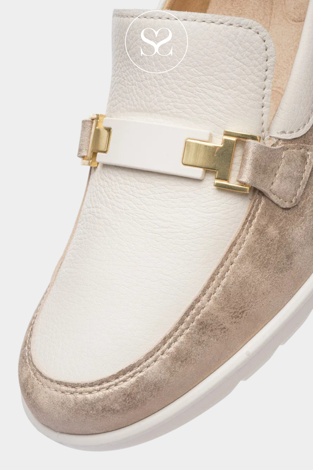Beige loafer with gold buckle