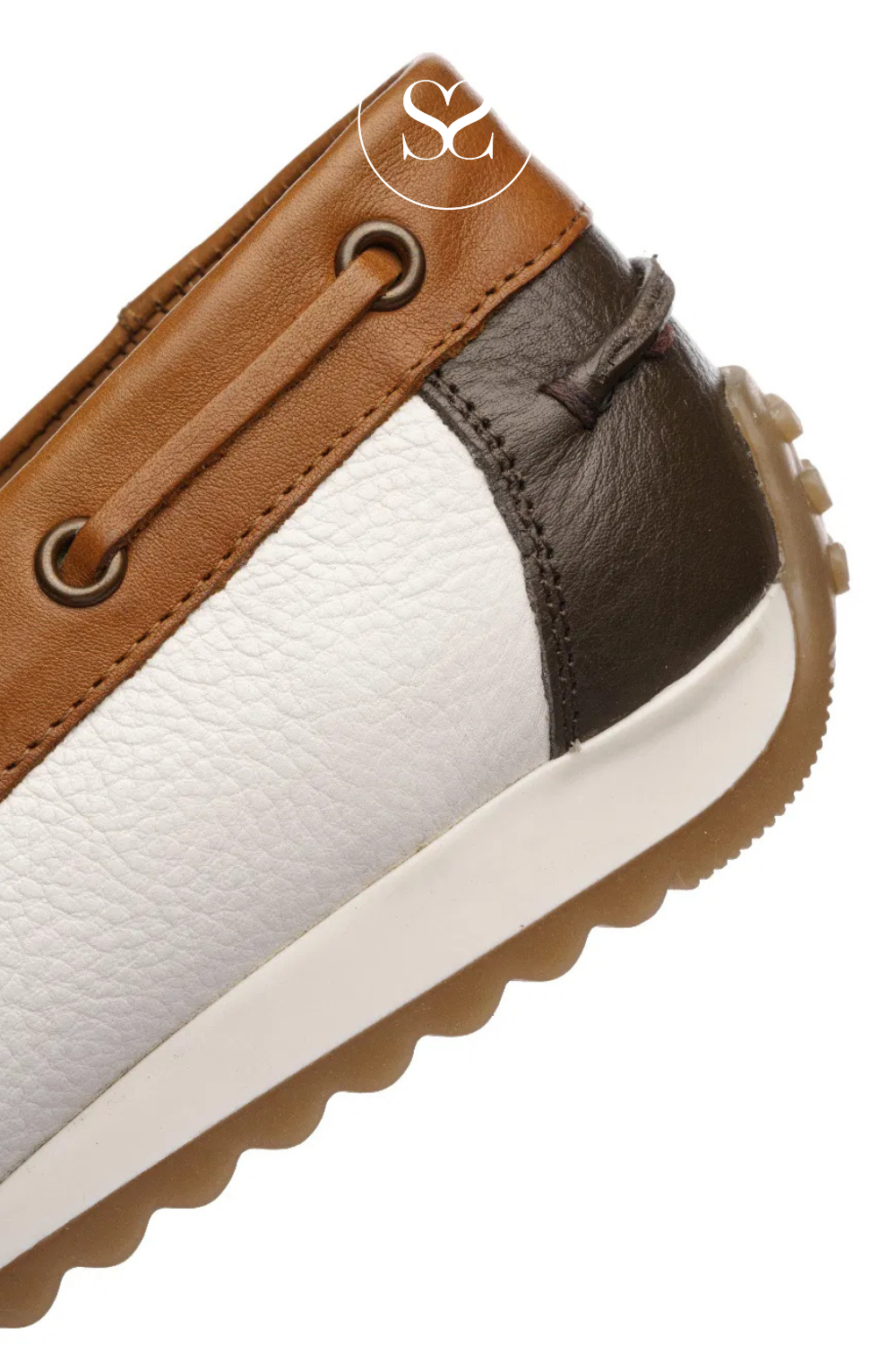 Leather boat shoe