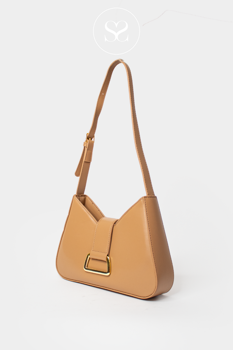 CAMEL BEIGE CROSSBODY BAG WITH GOLD BUCKLE AND FULL ZIP POCKET