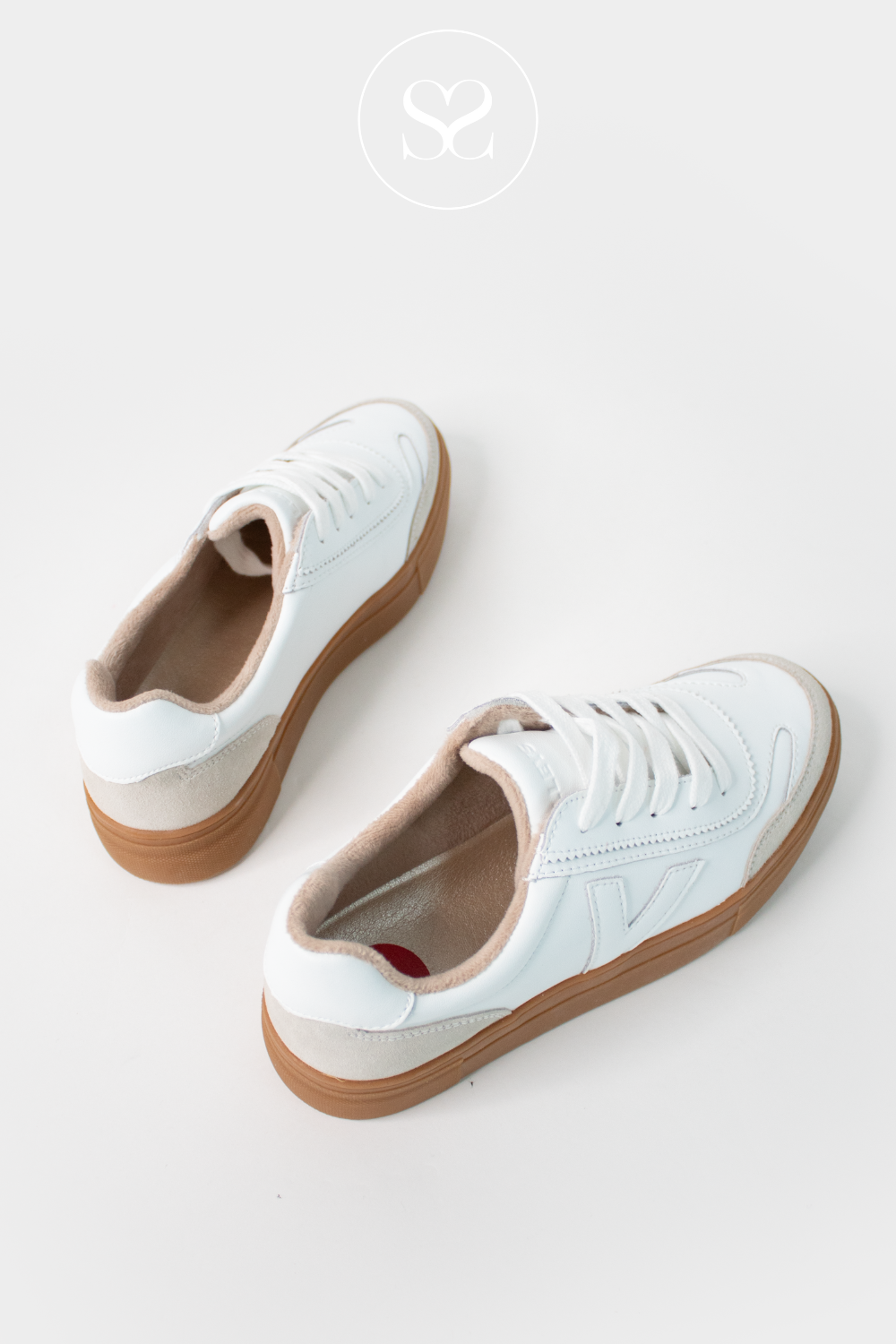 DRILLEYS EIGHTY WHITE PLATFORM TRAINERS (CAMEL GUM SOLE)