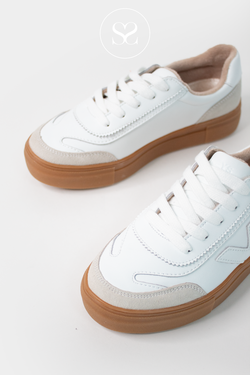 DRILLEYS EIGHTY WHITE PLATFORM TRAINERS (CAMEL GUM SOLE)