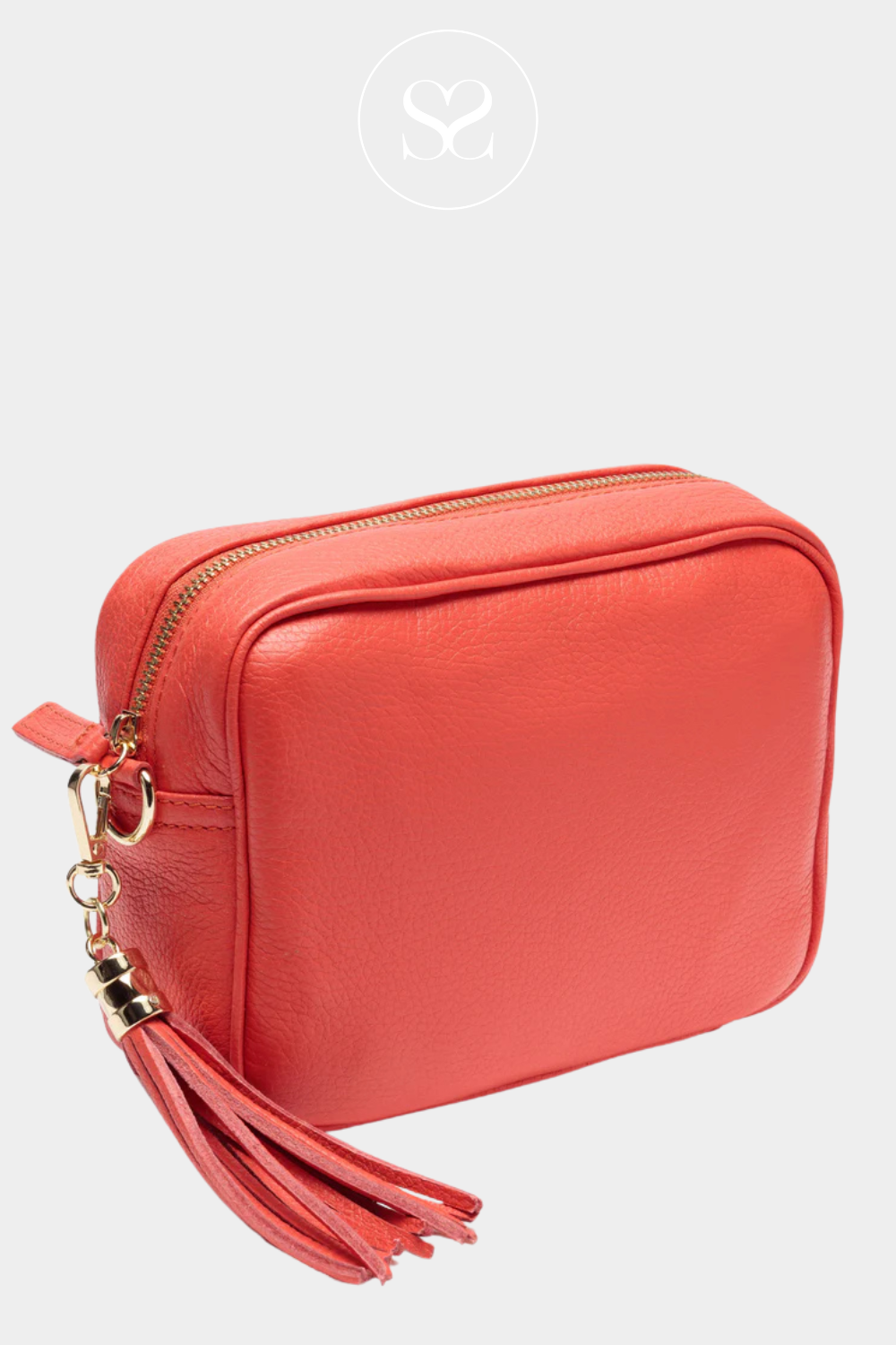 ELIE BEAUMONT LEATHER CROSSBODY BAG IN CORAL WITH TASSEL AND GOLD HARDWARE