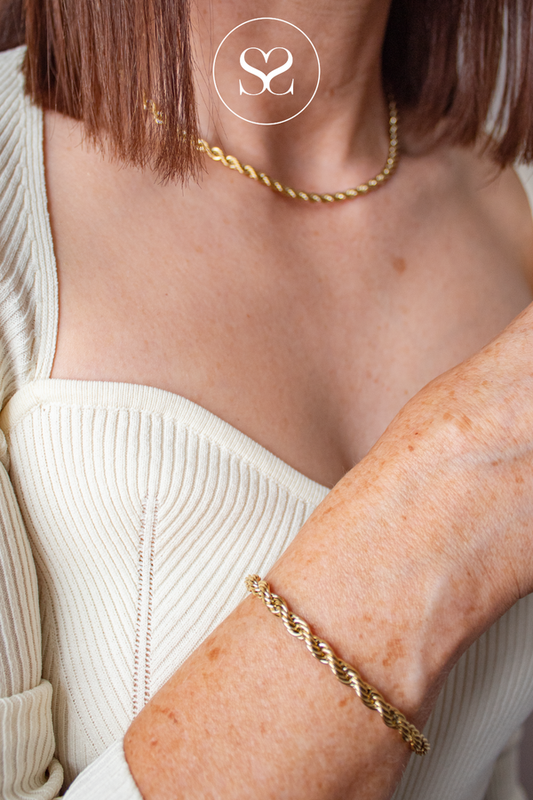 EMMY 05M GOLD TWIST CHAIN NECKLACE.