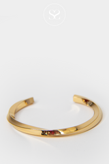 EMMY 05 GOLD CUFF TWISTED BANGLE BRACELET
