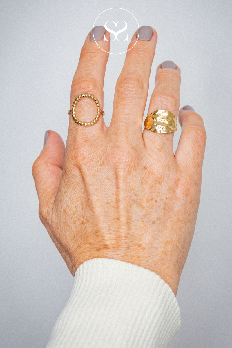 EMMY 3 GOLD CIRCLE ADJUSTABLE RING