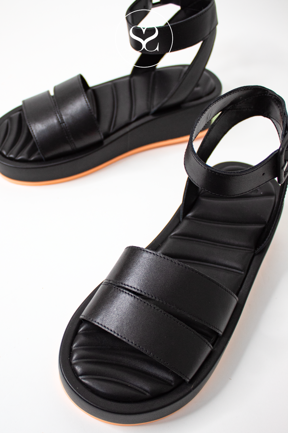 CHUNKY BLACK SANDALS WITH FLATFORM FOR WOMEN