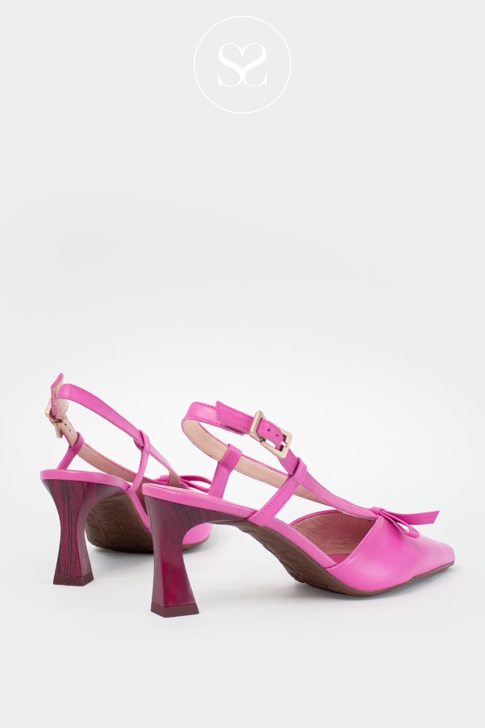Hispanitas pink leather pointed toe heels. Adjustable ankle strap, wide base heel