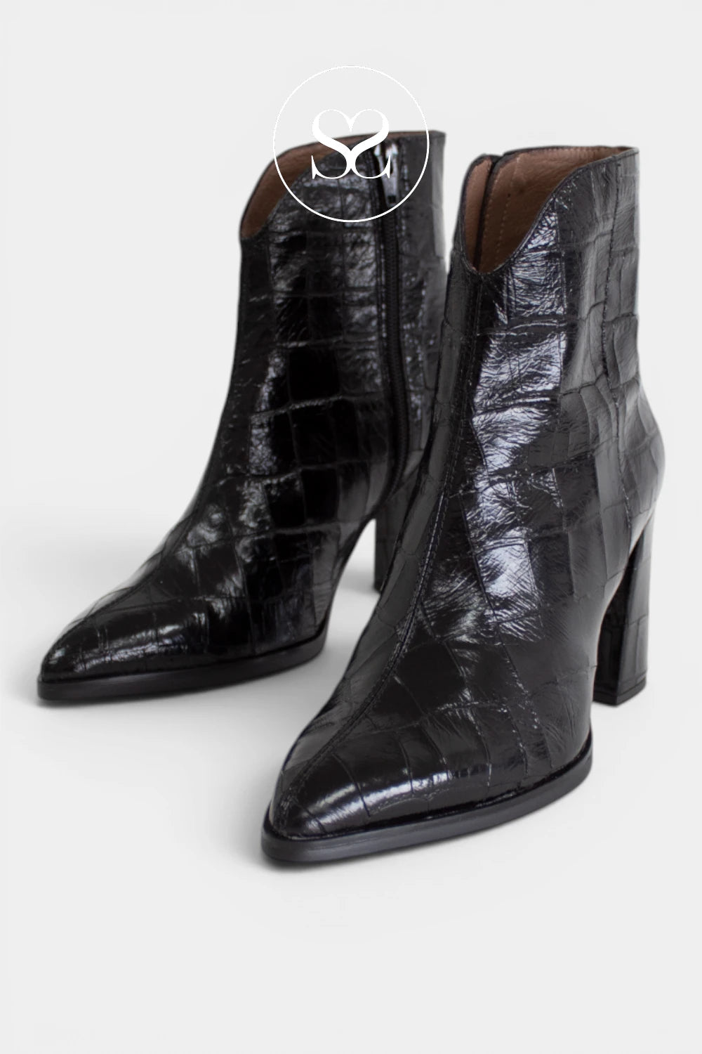 Wonders Black Pointed Heeled Ankle Boots - M-5444